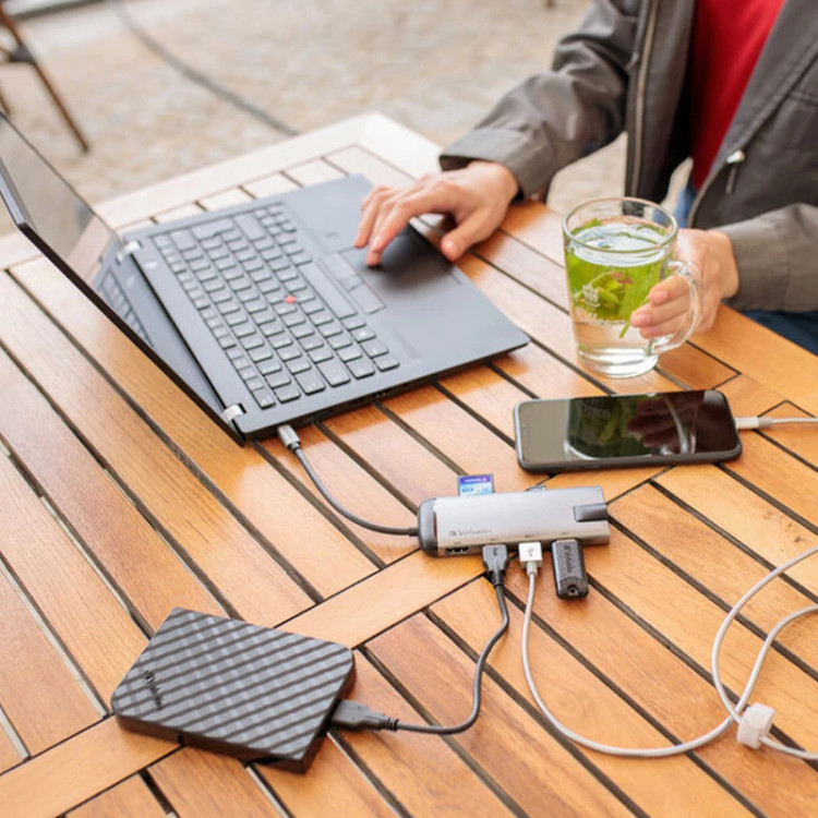 هارد اکسترنال ورباتیم مدل Store 'n' Go ظرفیت یک ترابایت دارای رابط USB Type-A 3.0