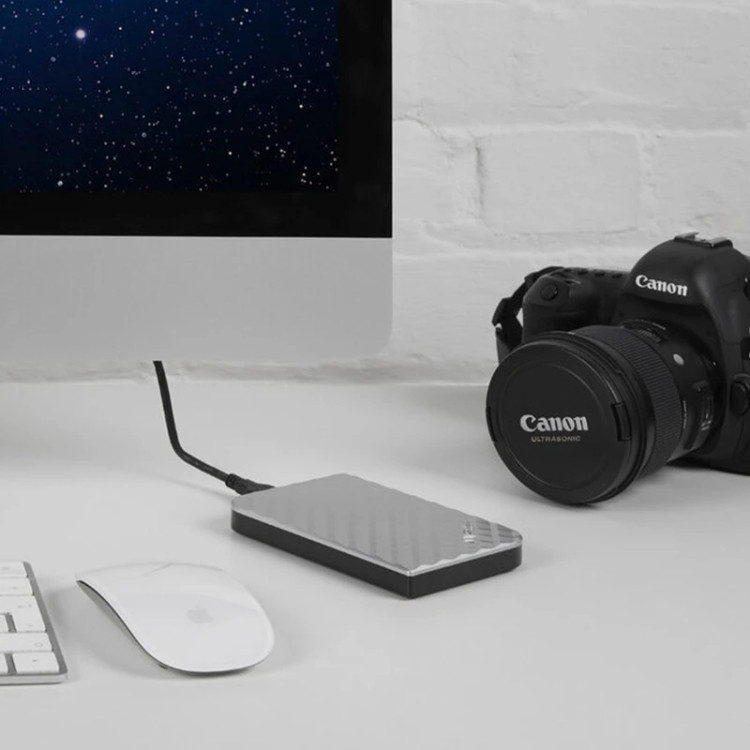 هارد اکسترنال ورباتیم مدل Store 'n' Go ظرفیت یک ترابایت دارای رابط USB Type-A 3.0